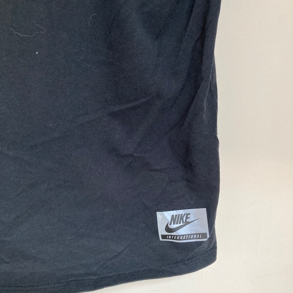 Nike International Polka Dot tee - Picture 9 of 10